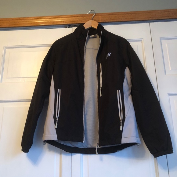 Women's New Balance Jacket Size S Like New Black w/zippered pockets - Picture 11 of 14